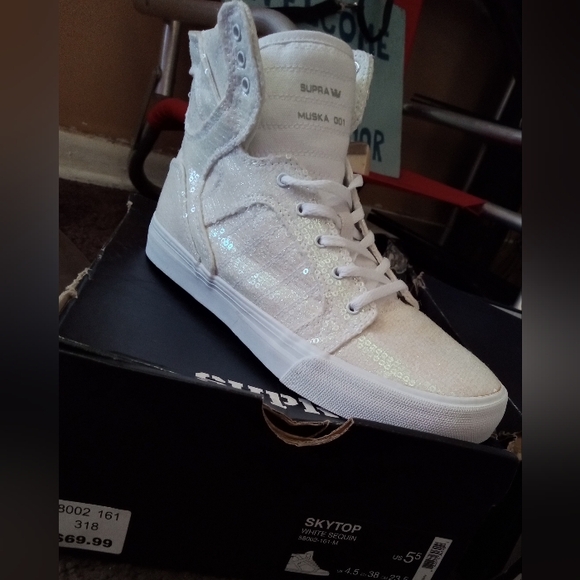 Shoes - Picture 5 of 5